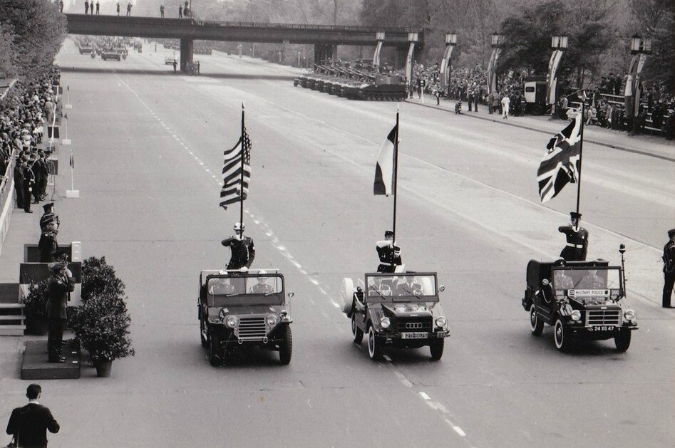 1964 Journée Inter-Alliés 006 Avenue du 17 Juin Berlin