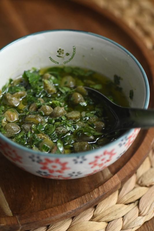 Sauce aux cornichons, câpres & herbes aromatiques pour pot au feu