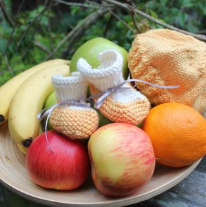 fruits-chaussons-bonnet-jaune