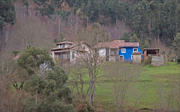 Asturies pluie 72 270113 2 maison bleue