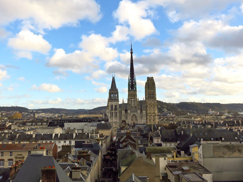 cathedrale-rouen-vue-gros-horloge