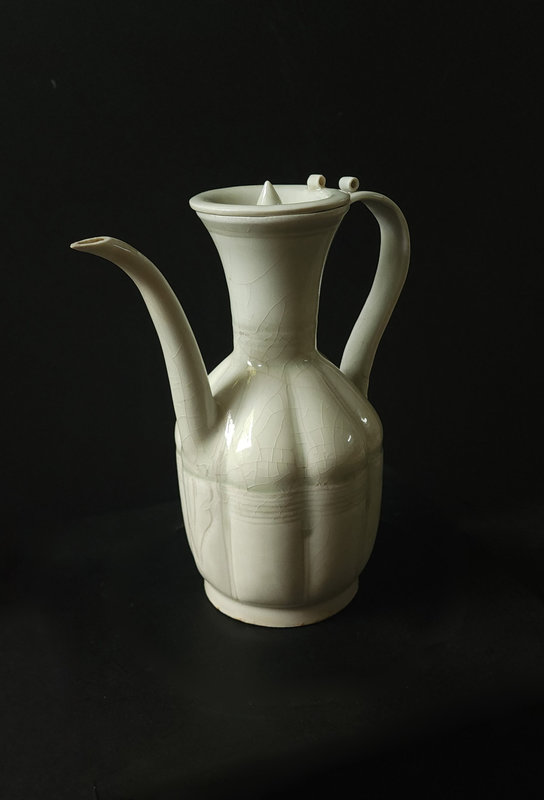 Yingging-Glazed Porcelanous Ewer with Lid, Song dynasty, 11th-12th century
