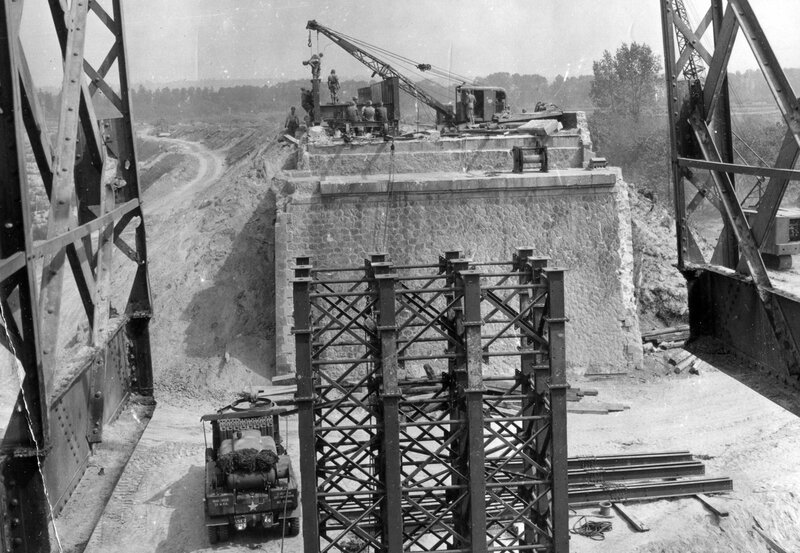 Pontaubault pont SNCF août 1944 332e Bataillon Génie US