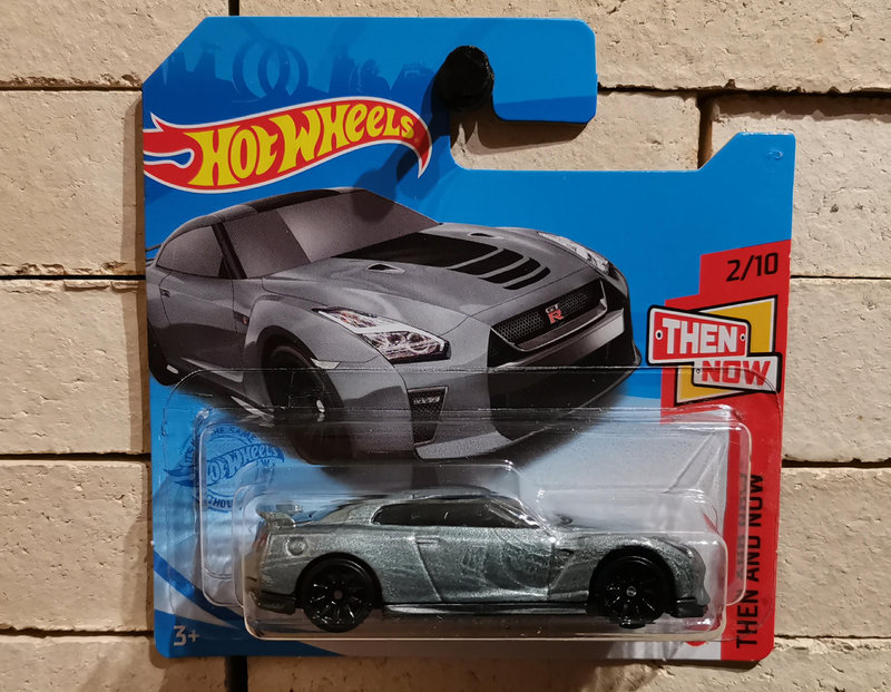 Nissan GT-R (R35) de 2017 (Hotwheels) (5)