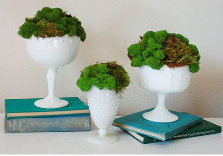 diy_milkglass_moss_centerpiece1