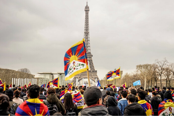 Tibetans-gathered-at-a-protest-rally-in-France-Phayul-Photo