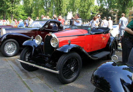 Bugatti_type_40A_roadster_de_1933__Retrorencard_juin_2010__01