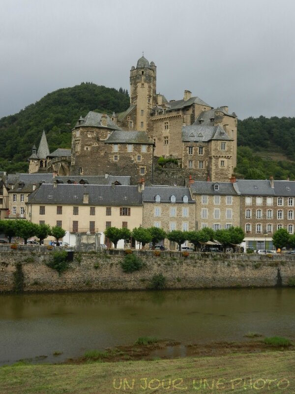 && Estaing (54)