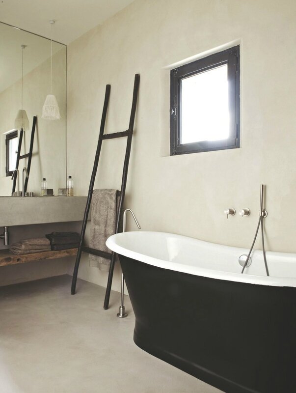 une-salle-de-bains-retro-chic-en-provence_5368107