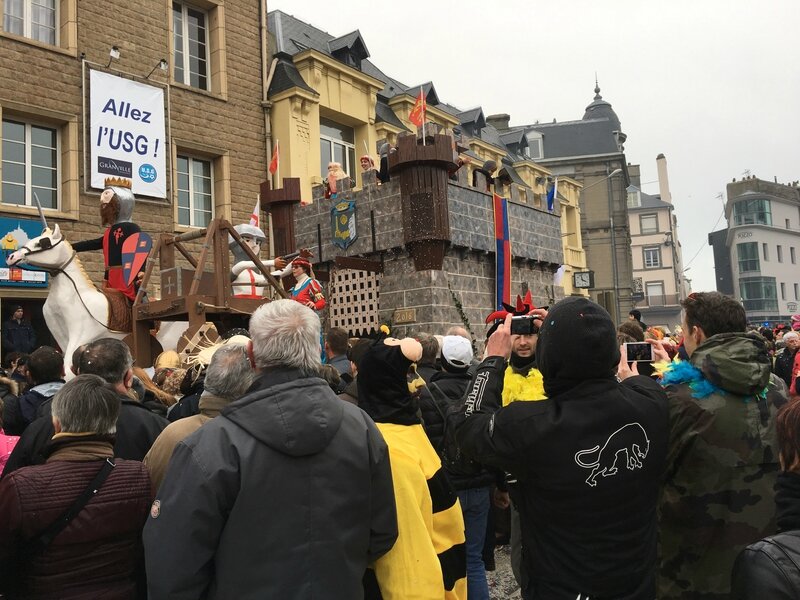 Carnaval de Granville la Grande Cavalcade dimanche 7 février 2016 char médiéval cours Jonville