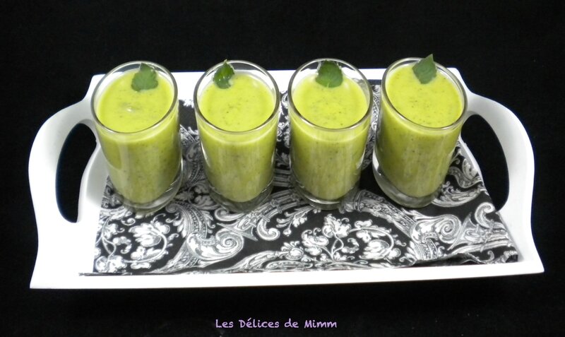 Velouté courgette-menthe en petites verrines 3