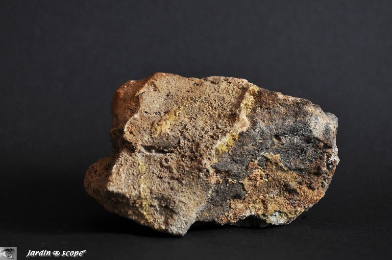 Echantillon de roche soufrée du volcan Vulcano