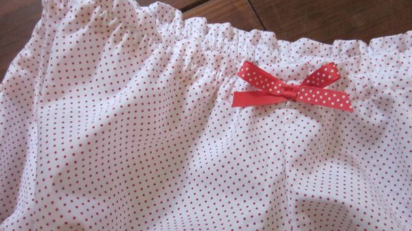 Culotte blanche à petites points rouge (2)