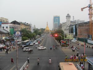 28-04-13 Yangon (20) Sule pagode