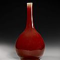 Vase en porcelaine <b>sang</b> de <b>boeuf</b>. Chine, Dynastie Qing, fin du XVIIIème siècle-début du XIXème siècle