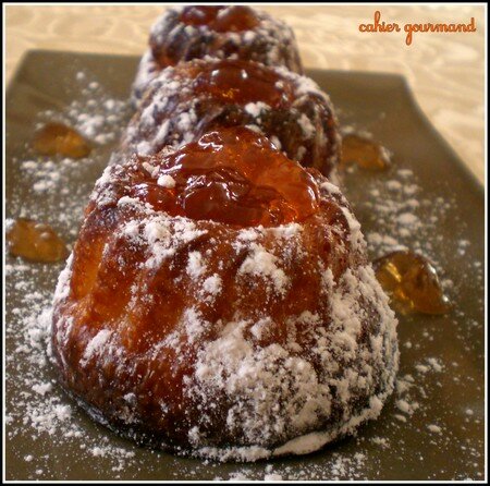 Kouglofs individuels à la gelée de raisin pour la St Valentin Kouglofs individuels à la gelée de raisin pour la St Valentin