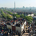 Pakistan : foule immense aux funérailles d’un islamiste à l’origine de manifestations <b>anti</b>-françaises
