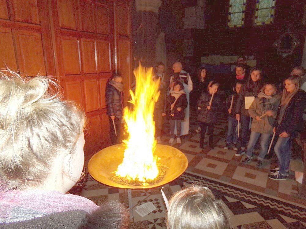 2015-03-26-LE DOULIEU-veillée pascale (15)