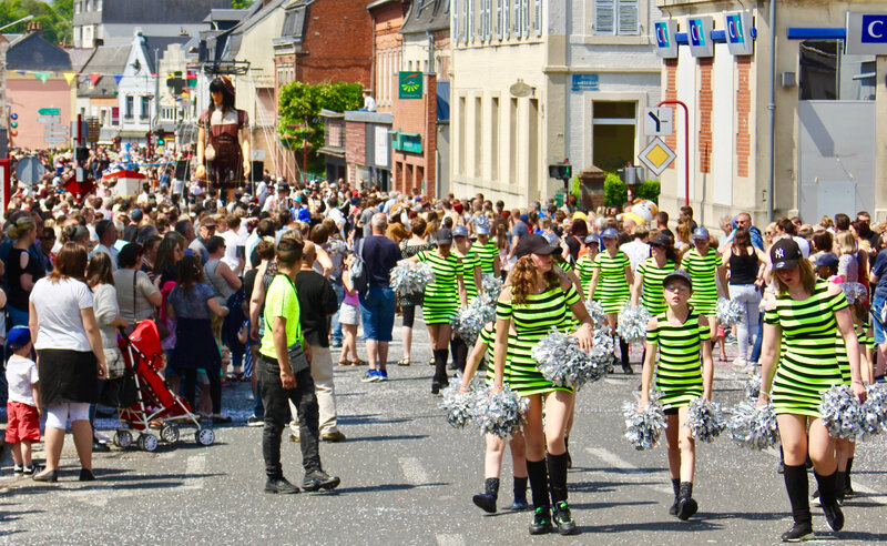 CAVALCADE 2018 VIOLETTE POM-POM GIRLS