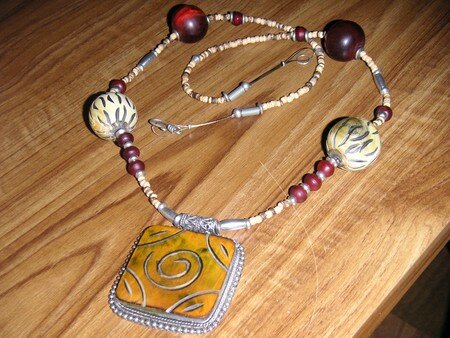 collier_africain_pendentif_bois_5