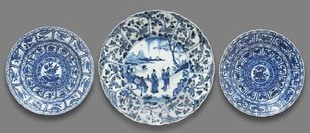 A_group_of_three_blue_and_white_export_porcelain_dishes