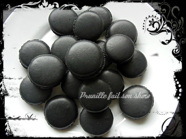macarons noirs prunillefee