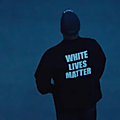 KANYE WEST : APRÈS SON TEE-SHIRT «WHITE <b>LIVES</b> MATTER», IL ENFONCE LE CLOU EN AFFIRMANT «BLACK <b>LIVES</b> MATTER ÉTAIT UNE ARNAQUE»
