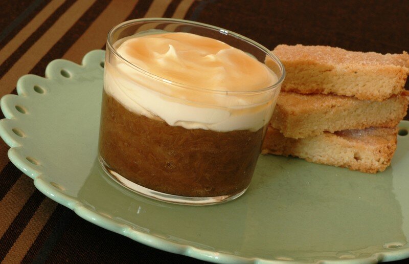 Une verrine de mon cru, VERRINE COMPOTE DE RHUBARBEMASCARPONE A L'ORANGESIROP DE GINGEMBRE