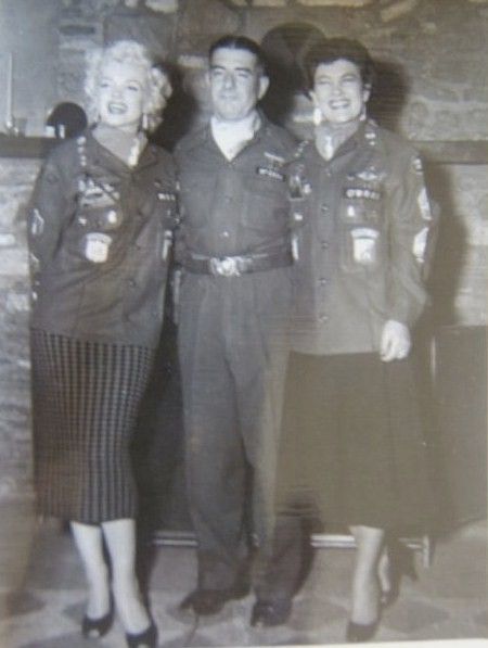 1954-02-16-5_after_perform_7th_infantery_division-5-with_jean-2