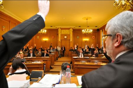 CG_BUDGET_2011_vote_tribune