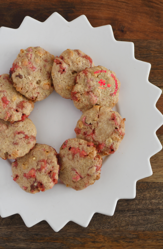 Cookies aux pépites de chocolat blanc & pralines roses_5