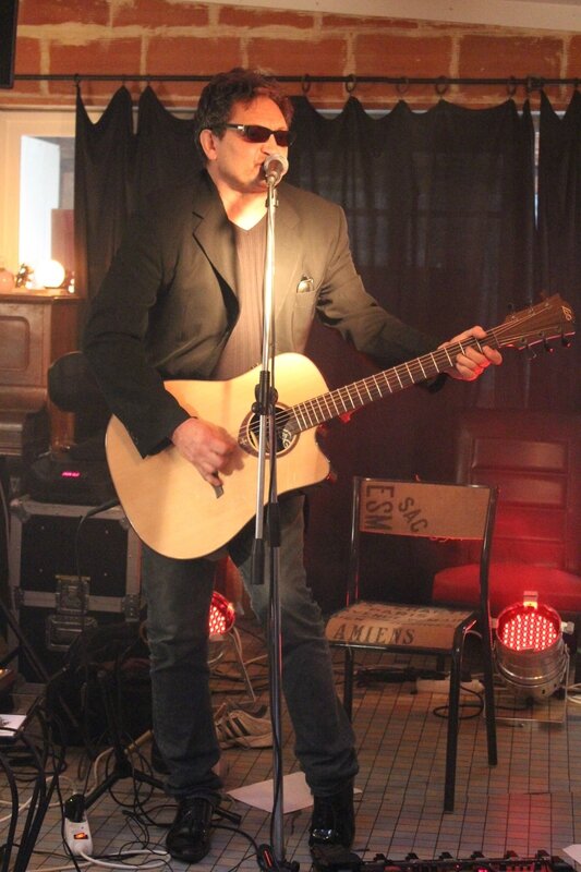 chanteur Alain Briant concert Autre café lac Roche-qui-Boit one-man-show