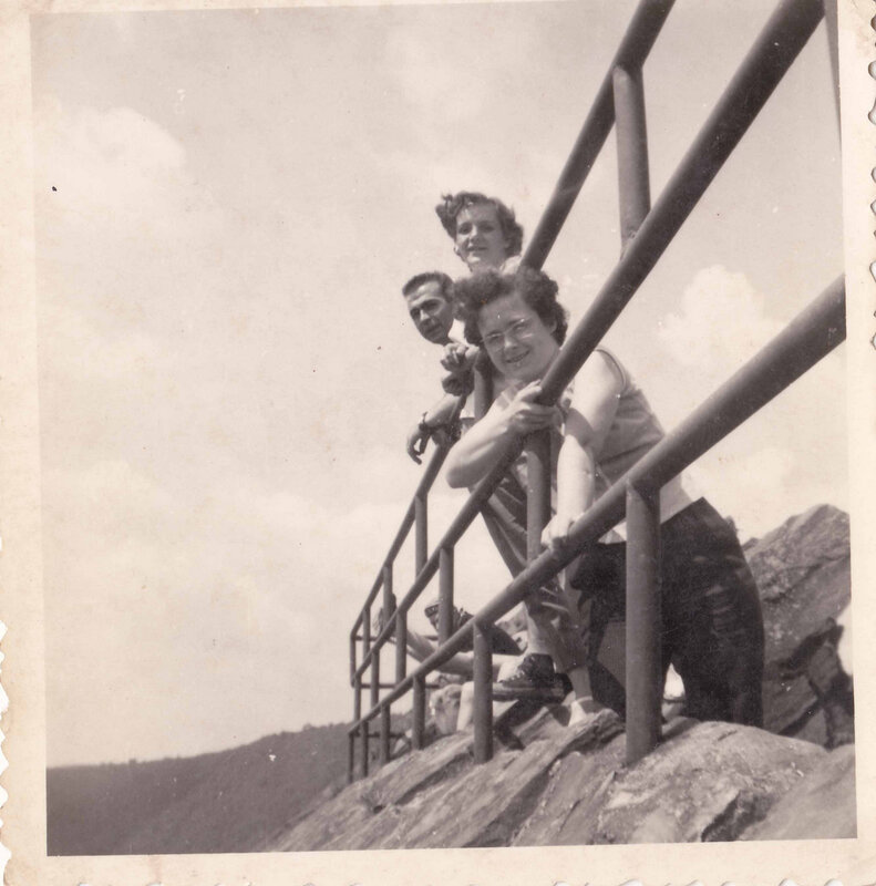 Vacances de Paul et Jeanne dans les Ardennes avec Clément et Marie-Thérèse Fouquart 08