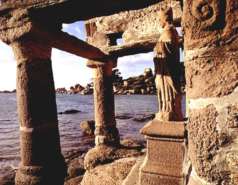 Ploumanach; oratoire Saint Guirec