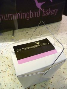 cupcake red velvet hummgrybird bakery 01