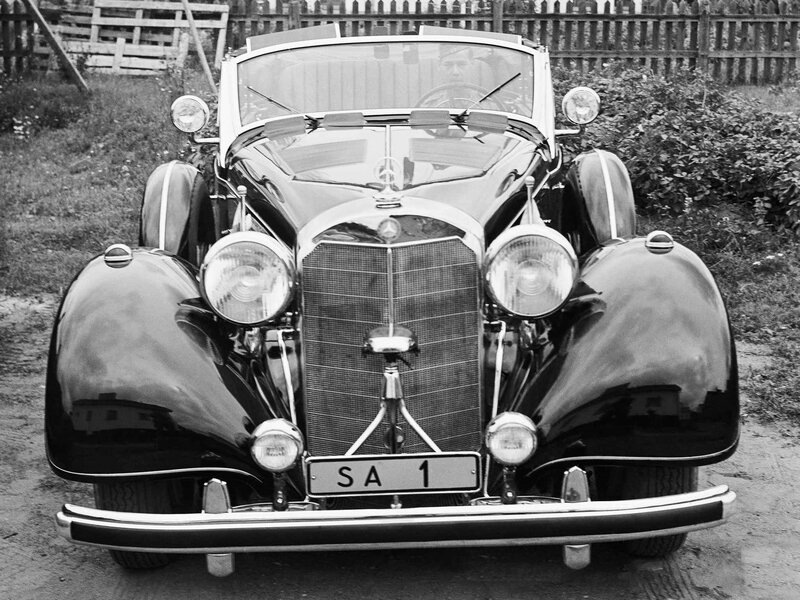 mercedes-benz-770-cabriolet-1938_l_40d8a96f3074ad03