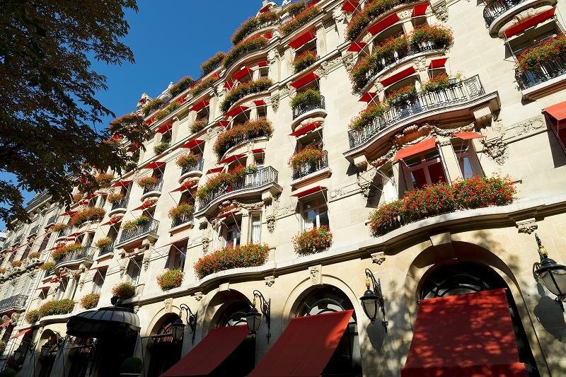 facade-plaza-athenee