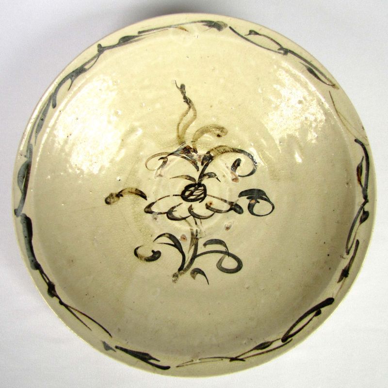 GÔM SÚ'. Ceramics from Viêt Nam, a 2000-Year History GÔM SÚ'. Ceramics from Viêt Nam, a 2000-Year History