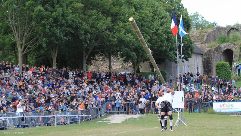 henriette Borbely caber crowd