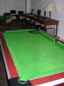 ATELIER___salle_billard_et_ordinateurs