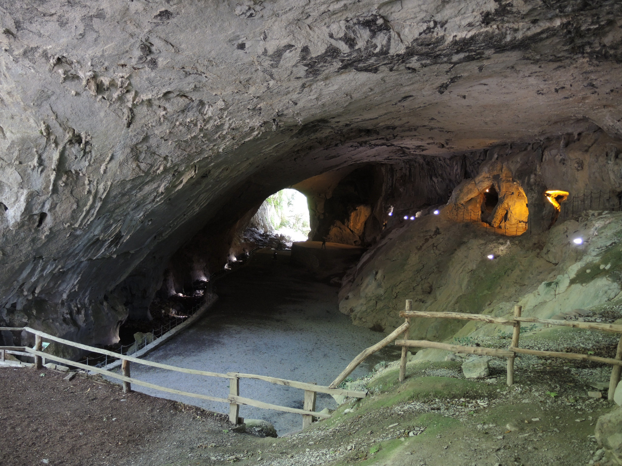 Zugarramurdi, la grotte, vue panoramique (Espagne)