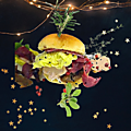 Apéritif de fêtes : mini burger brioché foie gras/ confit d'oignons ail noir / magret de canard