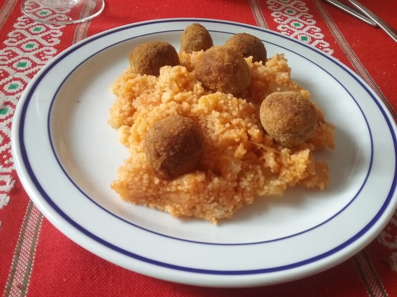 Boulettes d’agneau à la marocaine et semoule tomatée - ( keftas )1