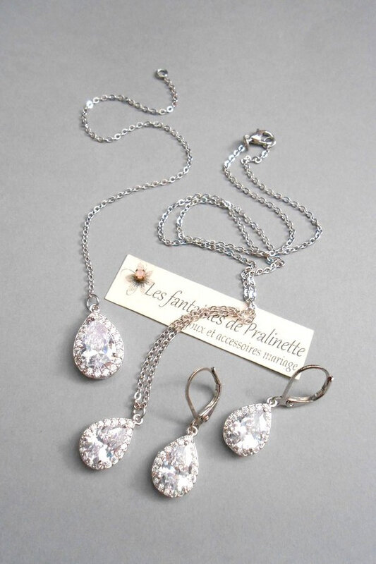 bijoux-mariage-collier-de-mariee-pendentif-de-dos-boucles-d-oreilles-zircons
