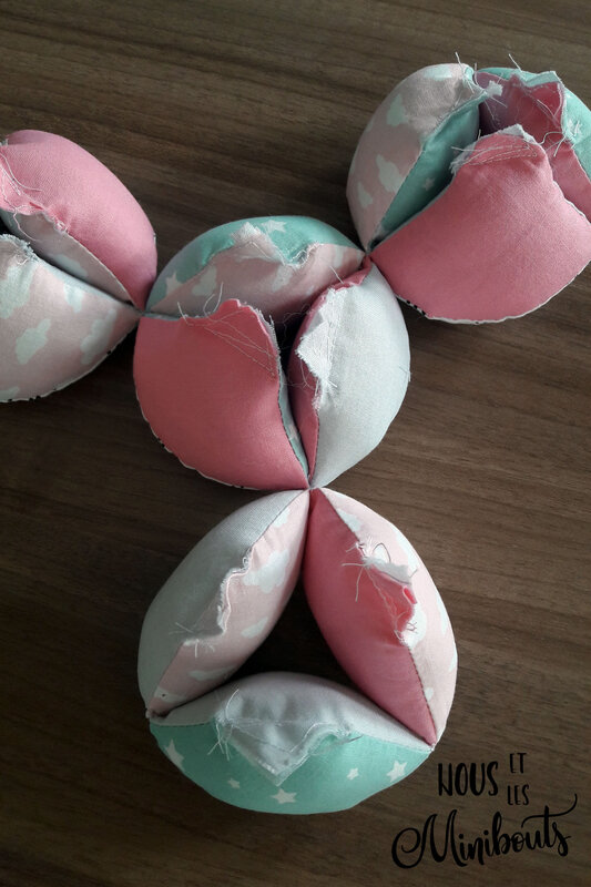 balle préhension montessori 4