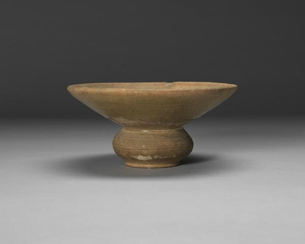A Changsha green-glazed spittoon, zhadou, 10th century