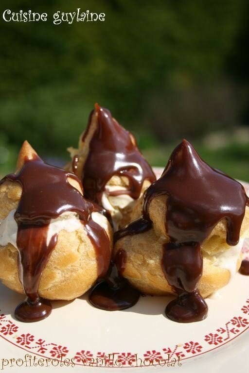 ^^Profiteroles vanille et chocolat vraiment extras !^^ recettes dessert Profiteroles au chocolat
