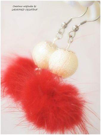 bo pompon rouge plume