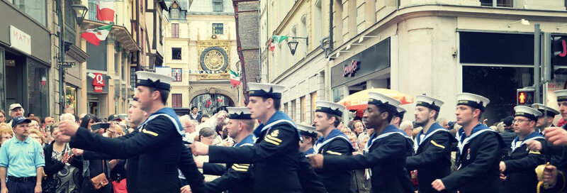 slide-parade-des-marins-2000x679