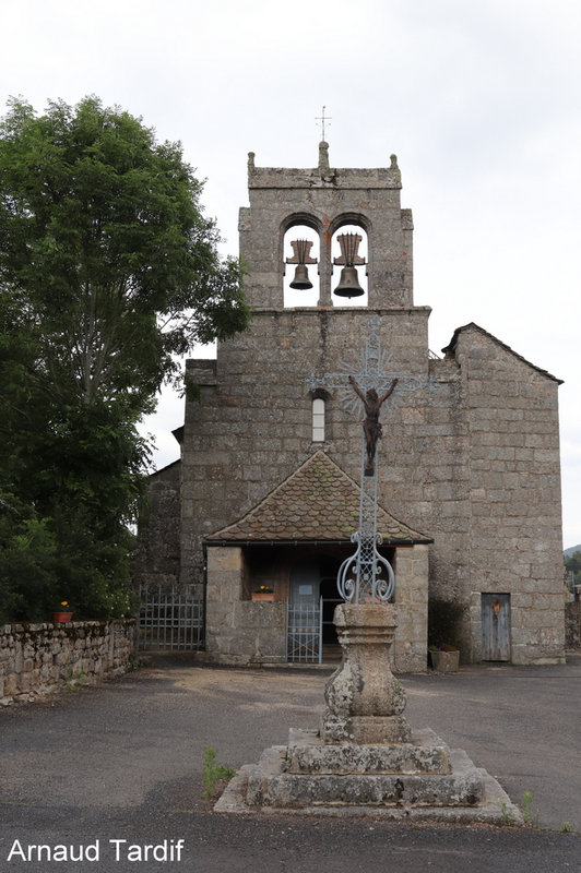 001521 Aubrac Juin 2023 - Lozère - Noalhac - Eglise St Hilaire avec clocher-mur dont 1 cloche classée